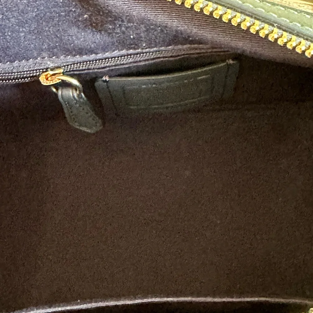 Coach - Picture 9 of 13